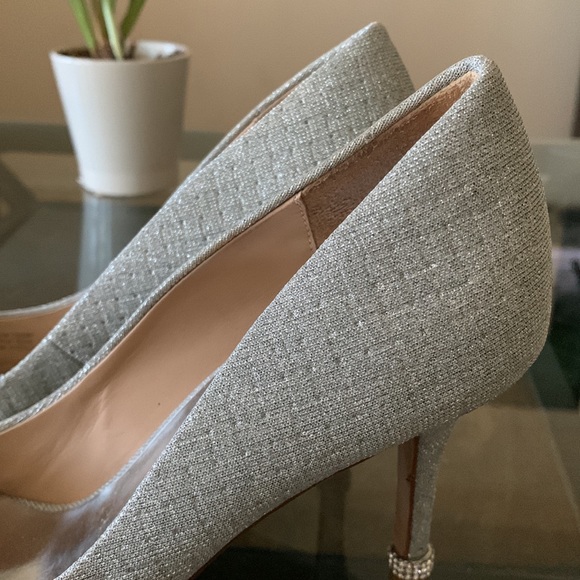 BADGLEY MISCHKA Silver Pointed Toe Crystal Heel - Picture 7 of 13